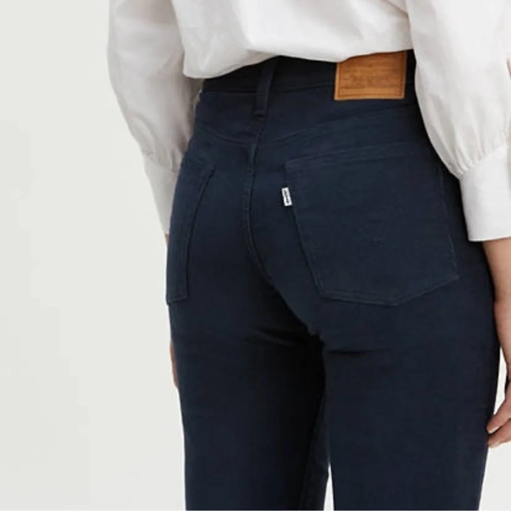 Levi’s Premium Wedgie Straight Corduroy Pants • Sz 27 • Muted Slate Blue